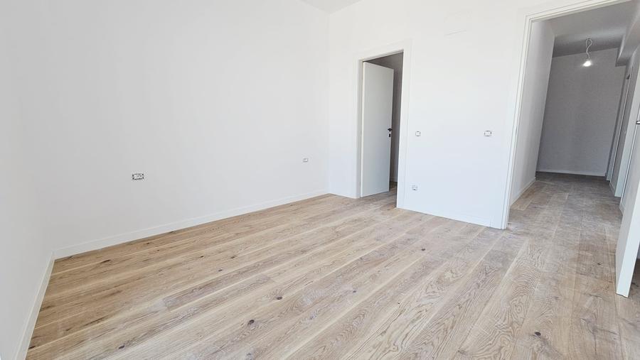 Apartament cu 3 camere în Sisești