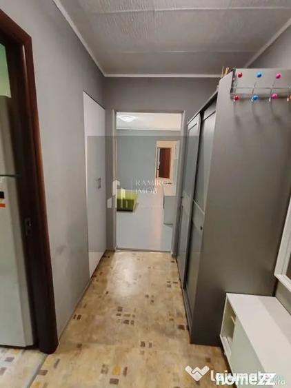 Apartament cu 3 camere semidecomandat în Brâncoveanu