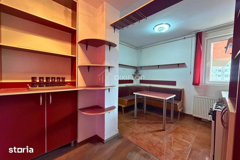 Apartament cu 3 camere decomandat în 1848