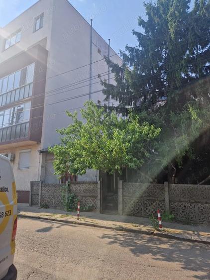Casă cu 4 camere cu Teren 181 Mp în Exterior Vest