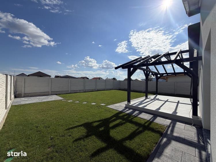 Casă cu 4 camere decomandat în Sud