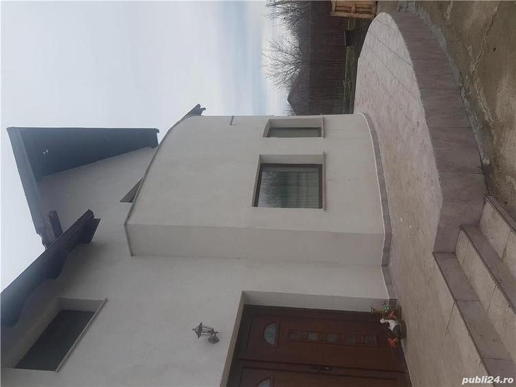 Casă cu 5 camere cu Teren 600 Mp în Cazasu