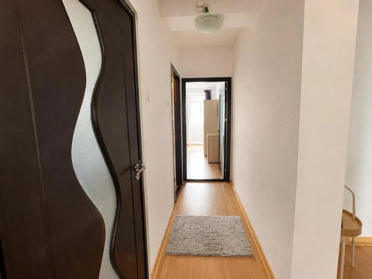 Apartament cu 4 camere semidecomandat în Tomis Nord