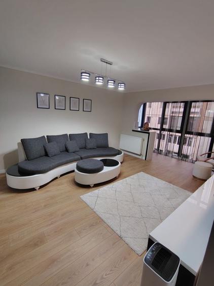 Apartament cu 3 camere decomandat în Micro 5