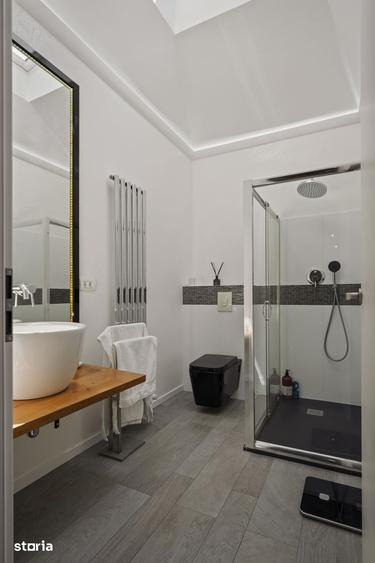 Casă cu 5 camere cu Teren 350 Mp în Central