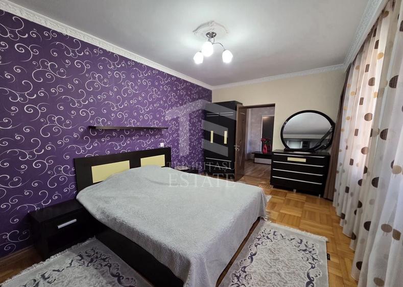Casă cu 16 camere cu Canalizare în Central