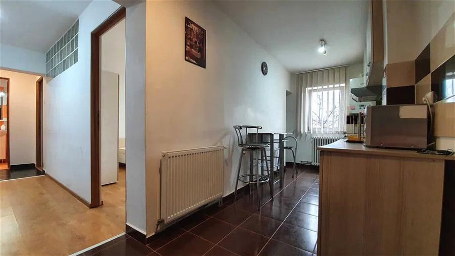 Apartament 2 camere, zona ?coala de Agen?i de Poli?ie - O - 4