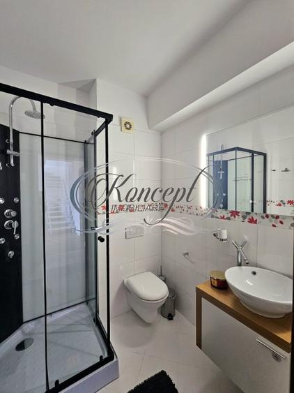 Apartament cu 5 camere semidecomandat, mobilat în Bună Ziua