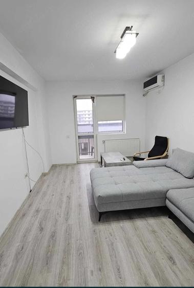 Apartament cu 3 camere decomandat în Dobroești