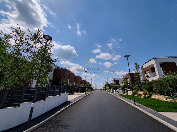 Casă individuală cu 5 camere cu Canalizare în Snagov