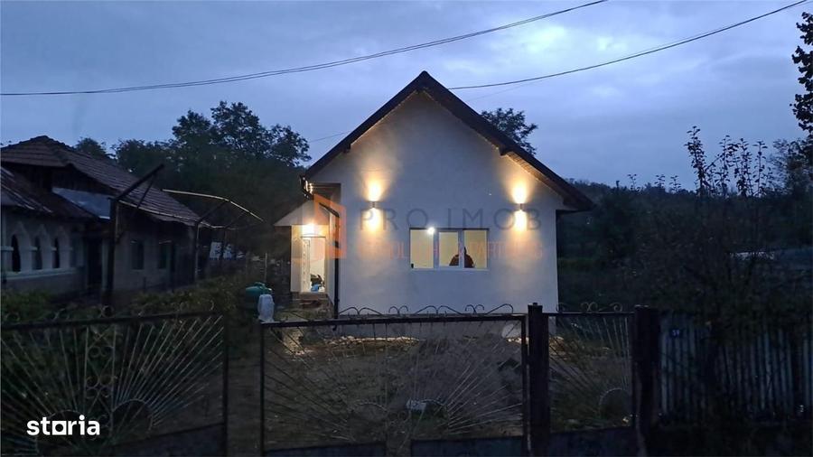 Casă cu 4 camere decomandat cu Teren 528 Mp în Tisău