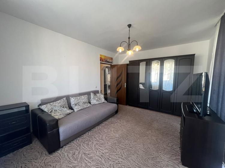 Apartament cu 2 camere semidecomandat, mobilat în Florești