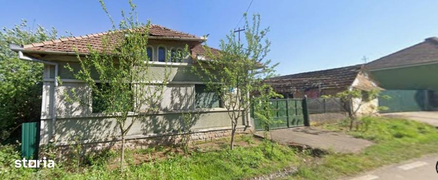 Casă cu 4 camere cu Teren 2190 Mp în Sânmartin