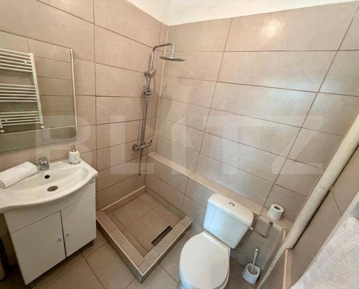 Casă cu 3 camere cu Canalizare în Ultracentral