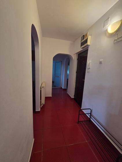 Apartament cu 3 camere decomandat în Radu Negru