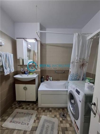 Duplex cu 6 camere cu Canalizare în Republicii