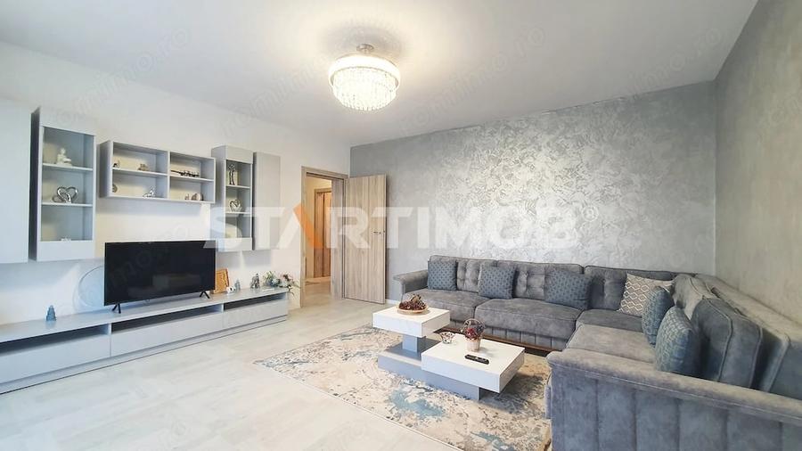 Apartament cu 3 camere decomandat în Tractorul