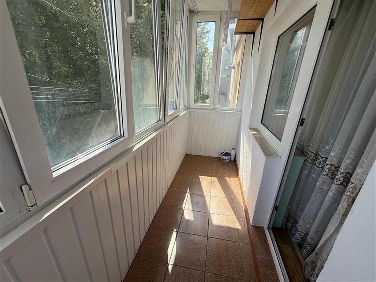 Apartament cu 2 camere semidecomandat în Mioriței
