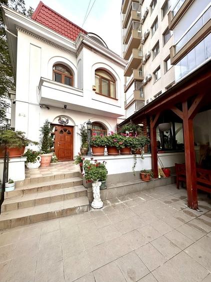 Vilă zona Budapesta: 2 apartamente spațioase, open-space, parcare inclusă - 1