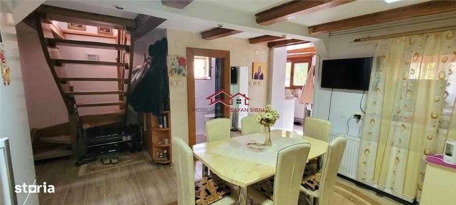 Casă cu 4 camere în Cisnădioara