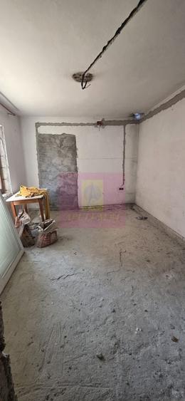 Casă individuală cu 4 camere cu Canalizare în Hidrojet
