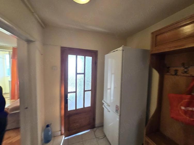 Apartament cu 2 camere semidecomandat în Progresul
