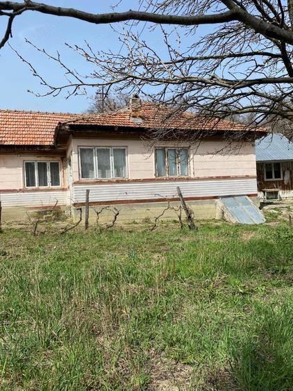 Casă cu 4 camere cu Teren 910 Mp în Nistorești