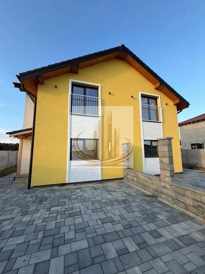 Casă individuală cu 4 camere cu Canalizare în Moșnița Veche