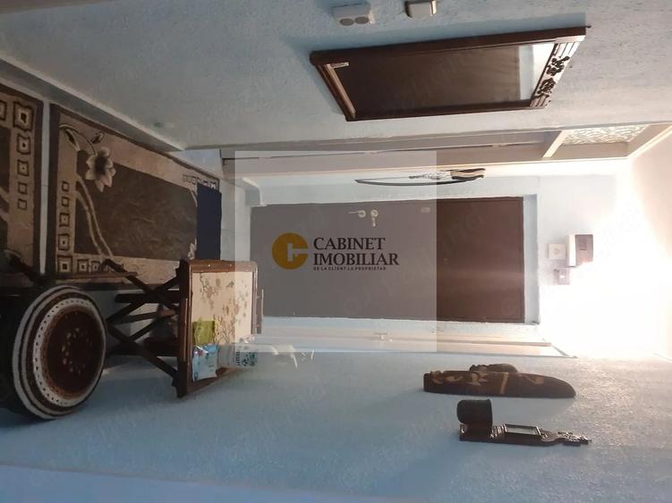 Apartament cu 2 camere semidecomandat, mobilat în Universitate