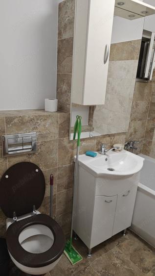 Apartament cu 3 camere decomandat în Lipovei