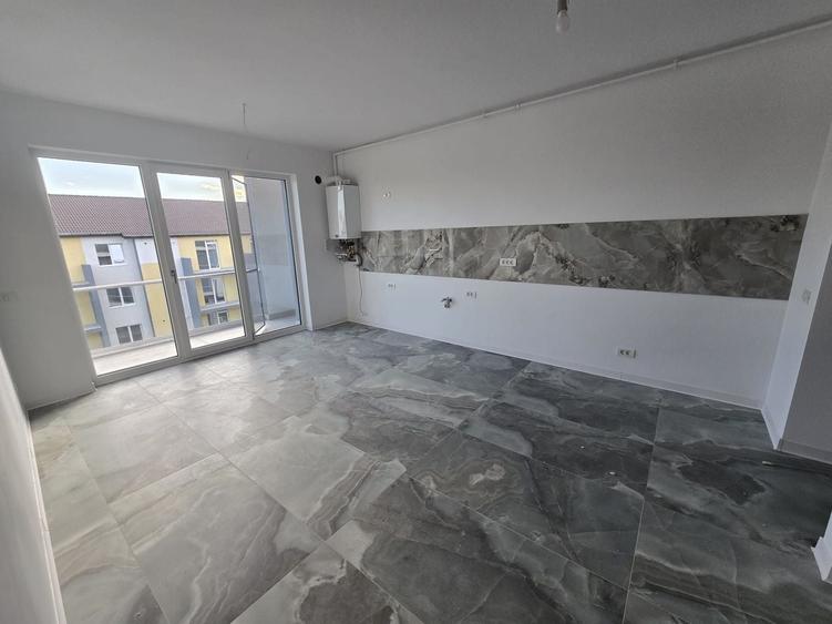 Apartament cu 2 camere decomandat în Girocului