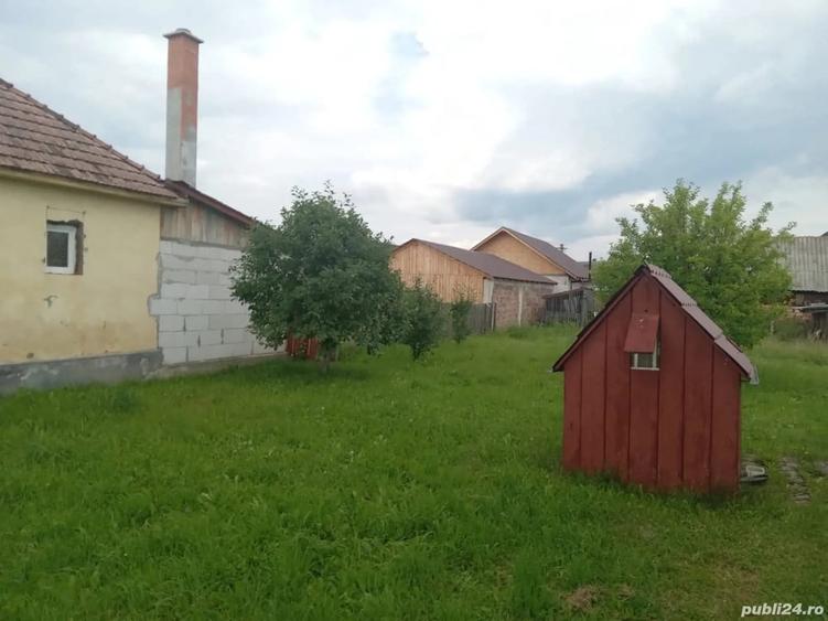 Casă cu 5 camere cu Teren 1100 Mp în Subcetate