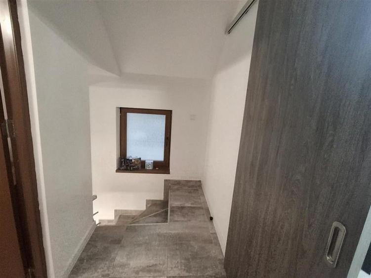 Casă individuală cu 3 camere cu Teren 270 Mp în Central