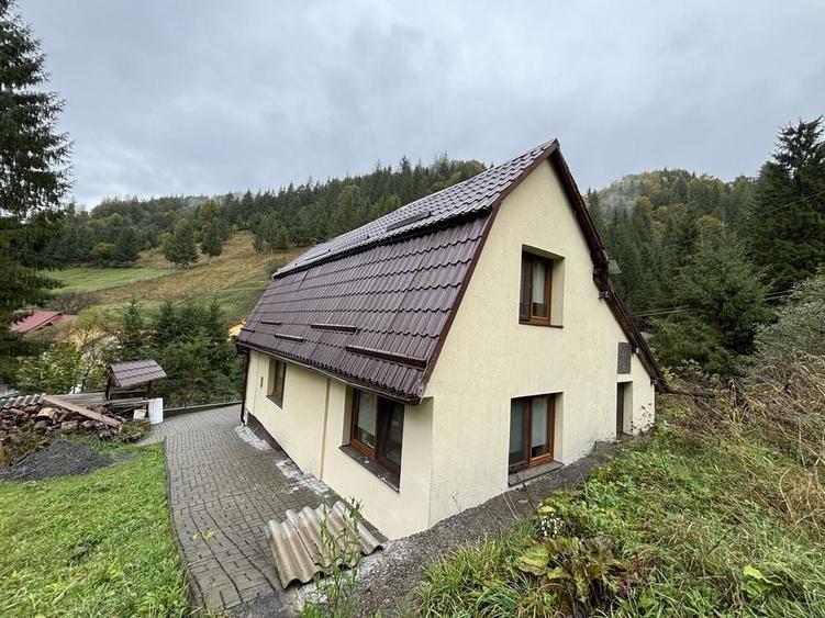 Casă cu 3 camere în Lunca