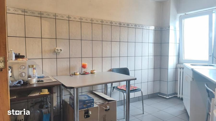 Apartament cu 2 camere decomandat în Piața Centrală