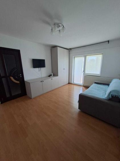 Apartament cu 2 camere semidecomandat în Brazda lui Novac