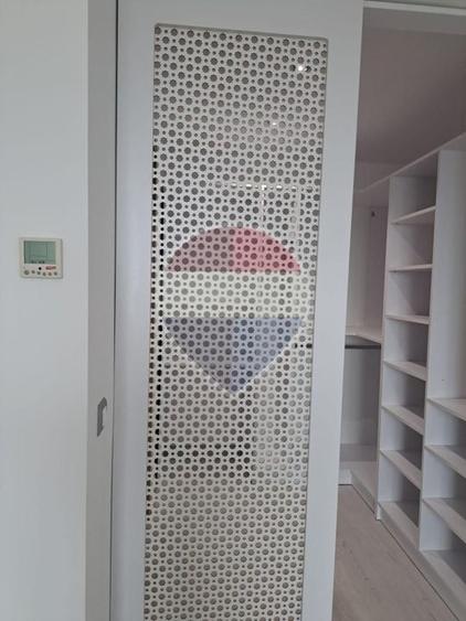 Apartament cu 2 camere semidecomandat, mobilat în Vitan