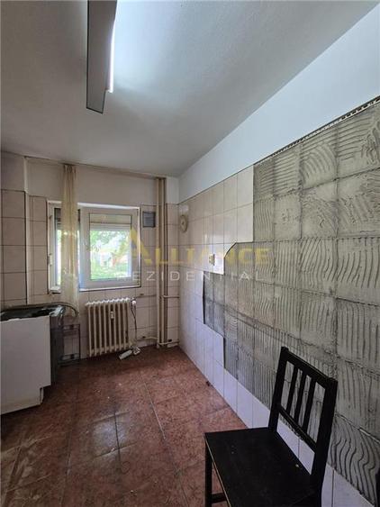 Apartament cu 2 camere decomandat în Titan