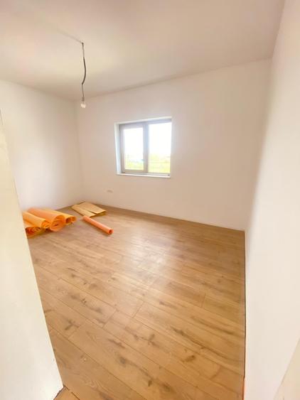 Apartament cu 3 camere semidecomandat în Remetea Mare