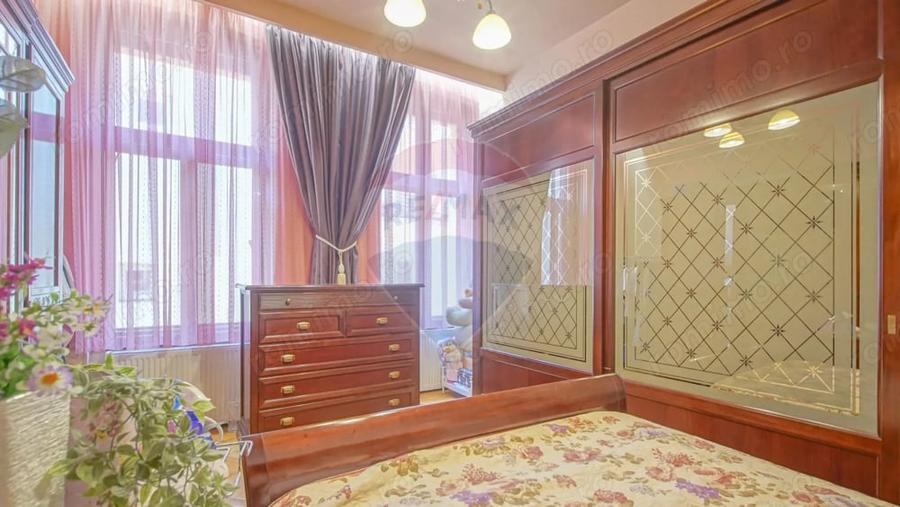Apartament cu 3 camere decomandat în Centrul Istoric