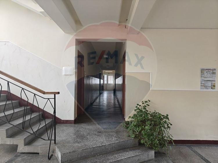 Birou, de 154 mp, în Iris