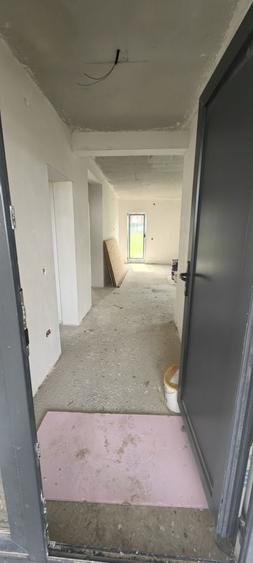 Casă cu 3 camere în Mioveni