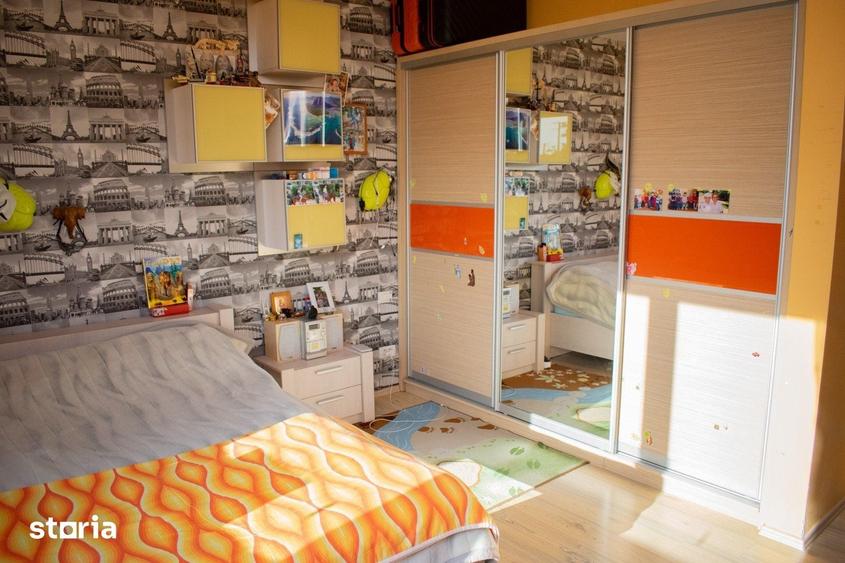 Casă cu 6 camere cu Teren 700 Mp în Crevedia