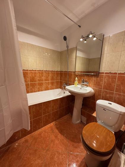 Apartament cu 2 camere decomandat, mobilat în Central