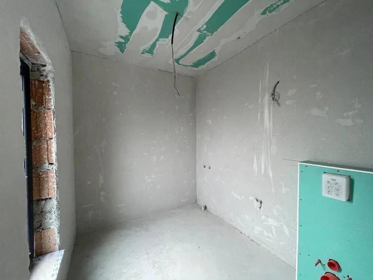 Casă cu 4 camere cu Teren 275 Mp în Giarmata