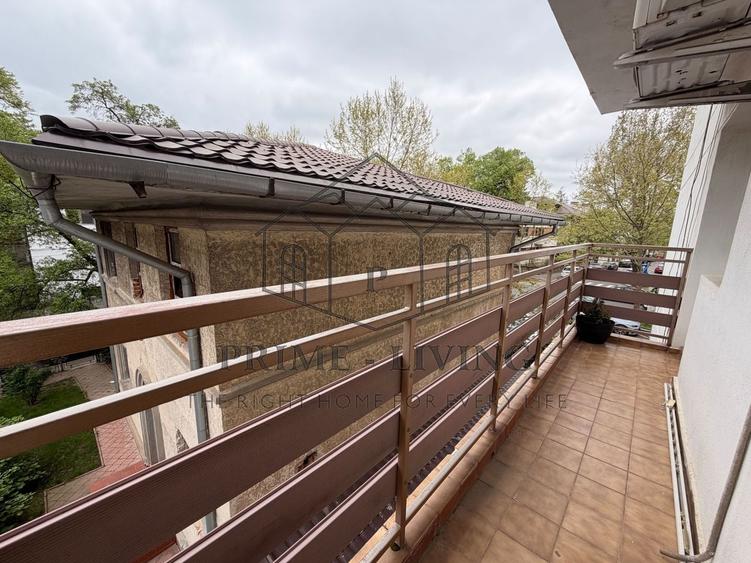 Apartament cu 3 camere, mobilat în Primăverii