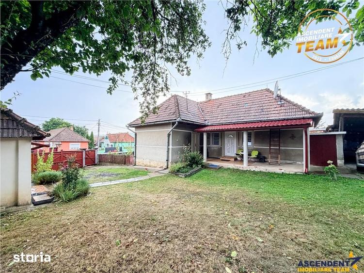 Casă cu 4 camere cu Teren 1315 Mp în Cernat
