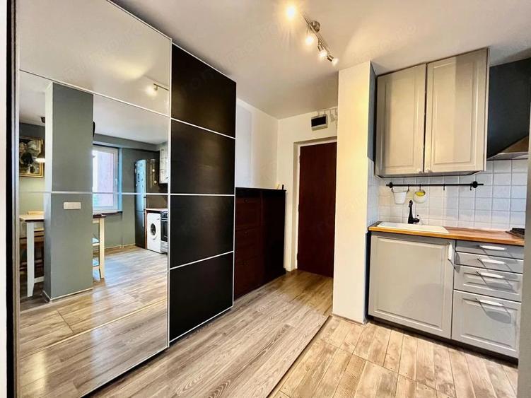 Apartament cu 3 camere semidecomandat, mobilat în Ștefan cel Mare