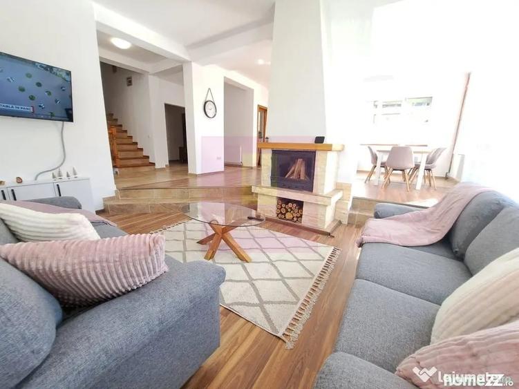 Casă cu 7 camere cu Teren 248 Mp în Piatra Arsă