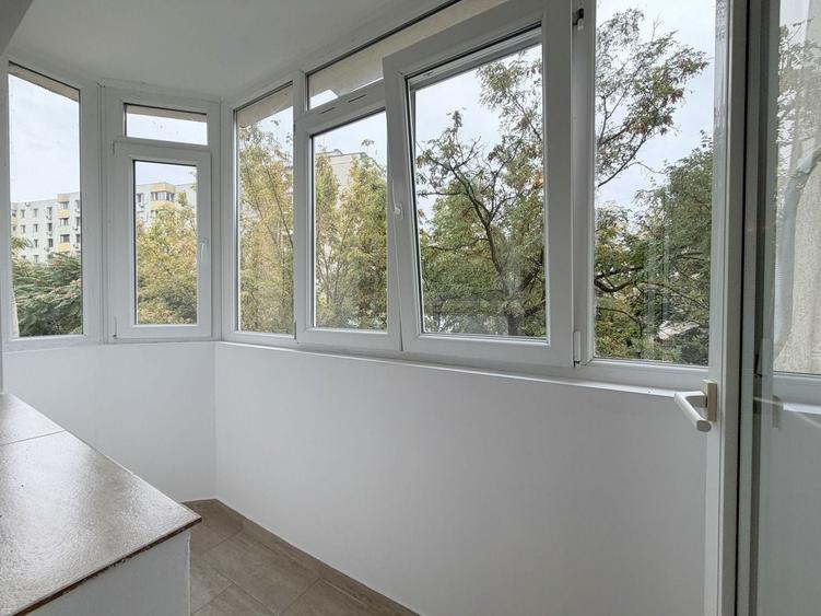 Apartament cu 4 camere semidecomandat, mobilat în Tei